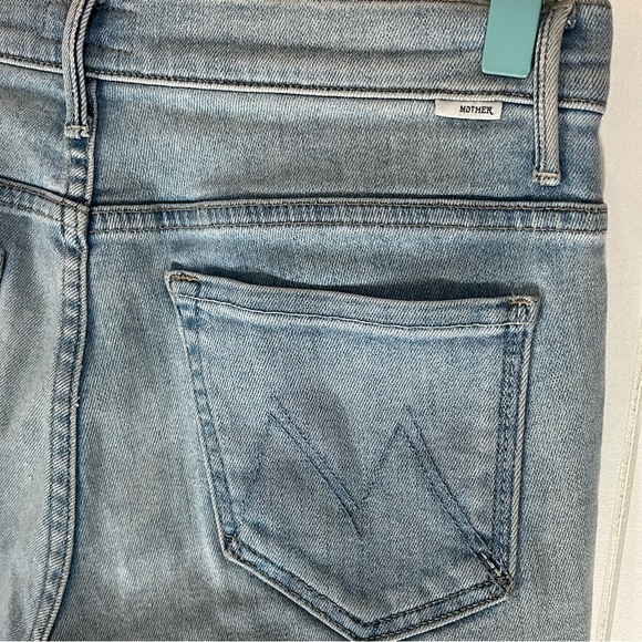 Mother The Weekender Fray Jeans 26 Light Wash Swimming Pool Sunday Raw Hem Flare - Picture 5 of 16